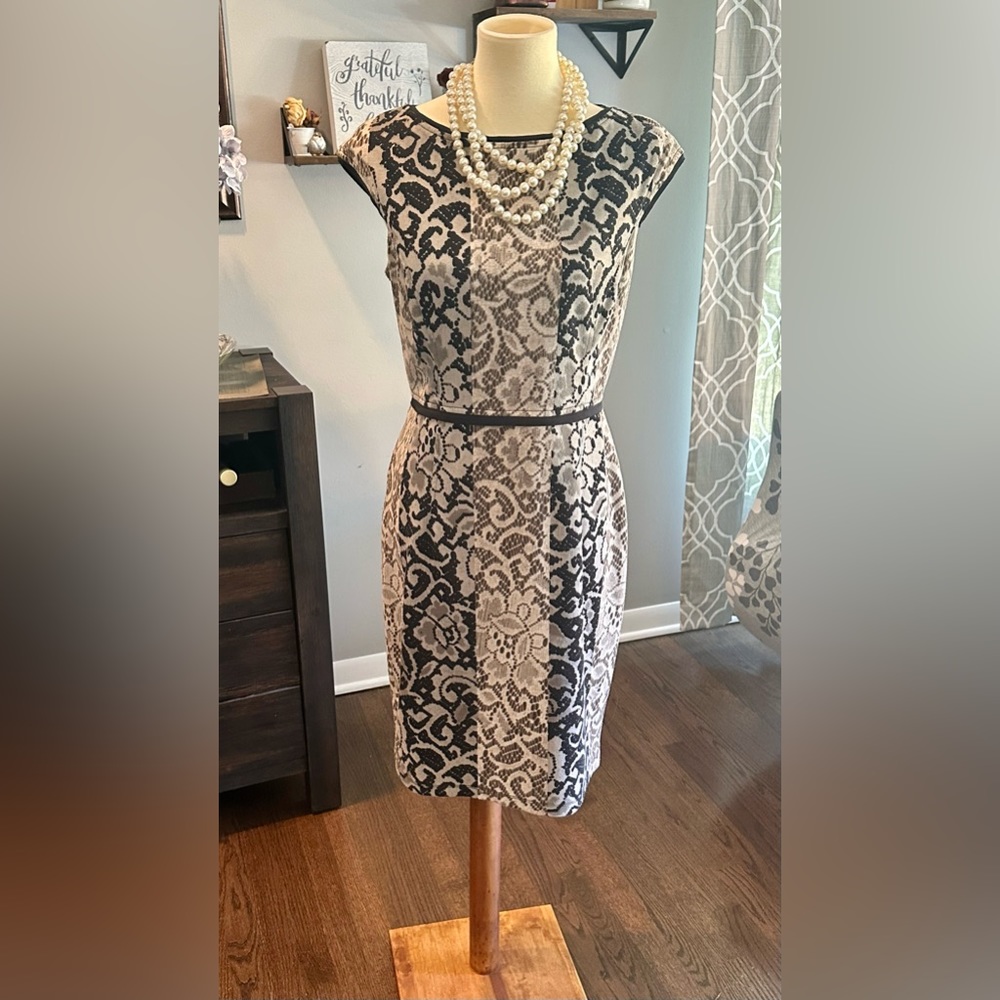 Maggie London Size 10 Fall Dress